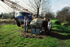 2001 - Pomnik na III tysiąclecie - montaż 2giego głazu