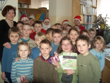 2004 - SP1 - pasowanie na czytelnika biblioteki szkolnej