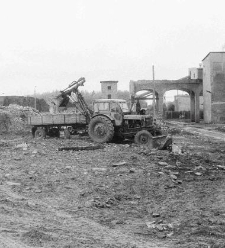 1991 - ul. Źródlana - rozbiórka cegielni