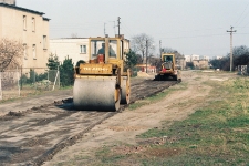 1995 - równanie dróg gruntowych na terenie miasta Luboń