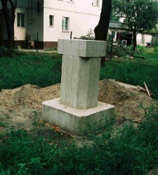 1994 - Parafia Bosko - figura patrona - cokół