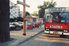 1996 - ul. Żabikowska - przystanek i krzyż